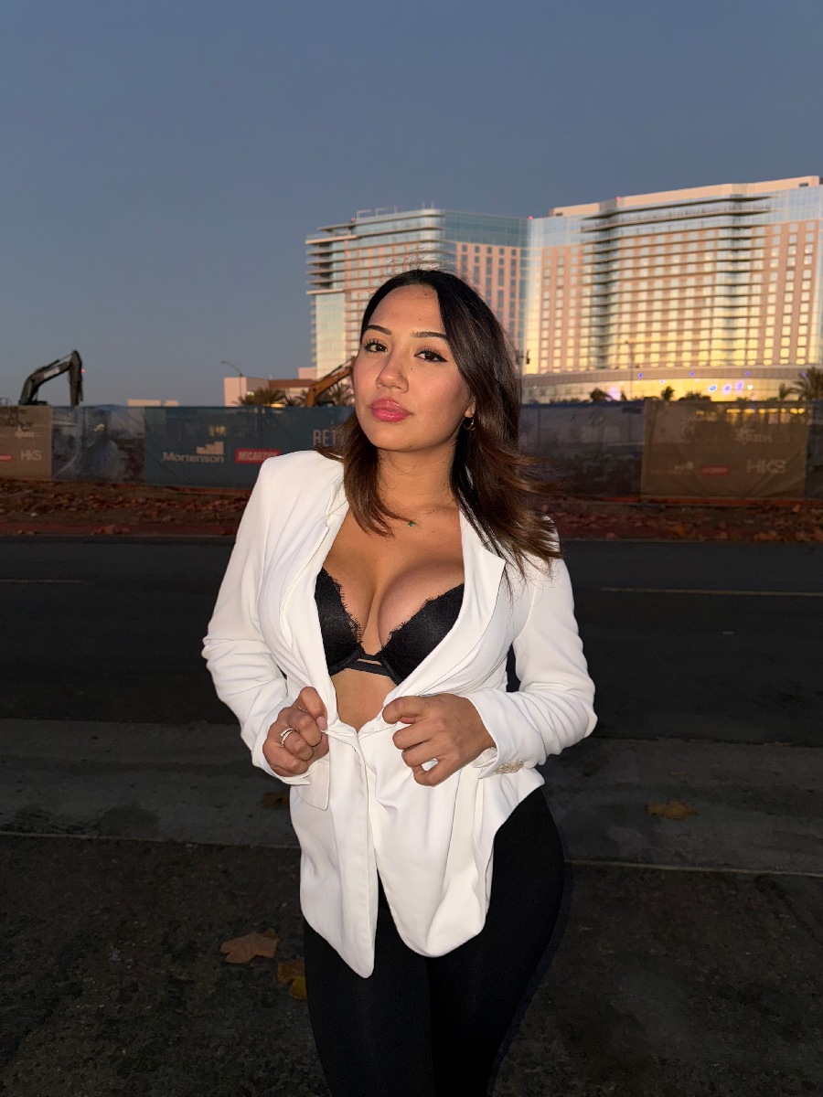 Take a pause and enjoy Ali Cruz — streaming from Harbin