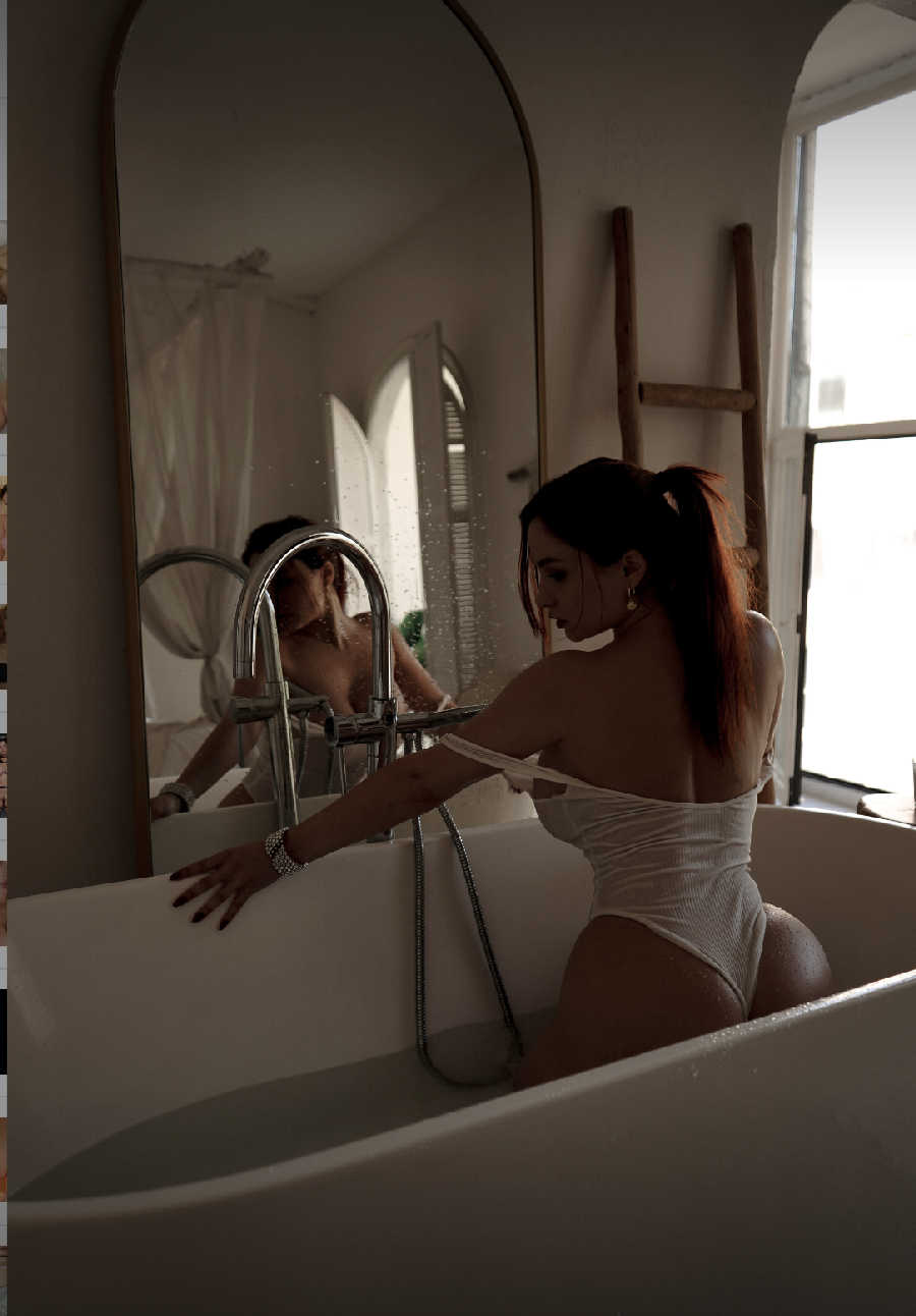 A playful frame from Miranda Faith nude — online in Harbin