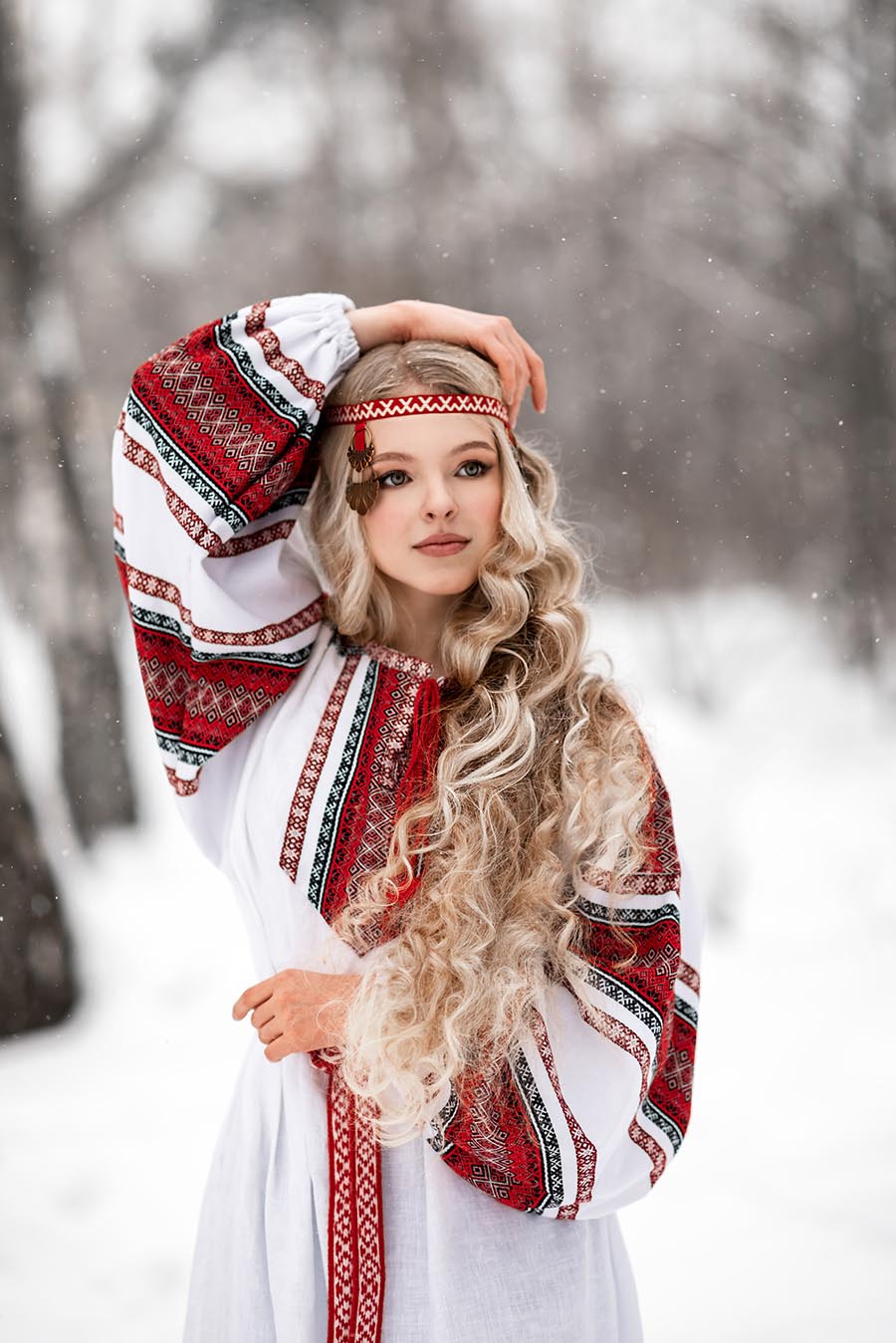 Slavic girls’s look of the day — catch her live in Harbin