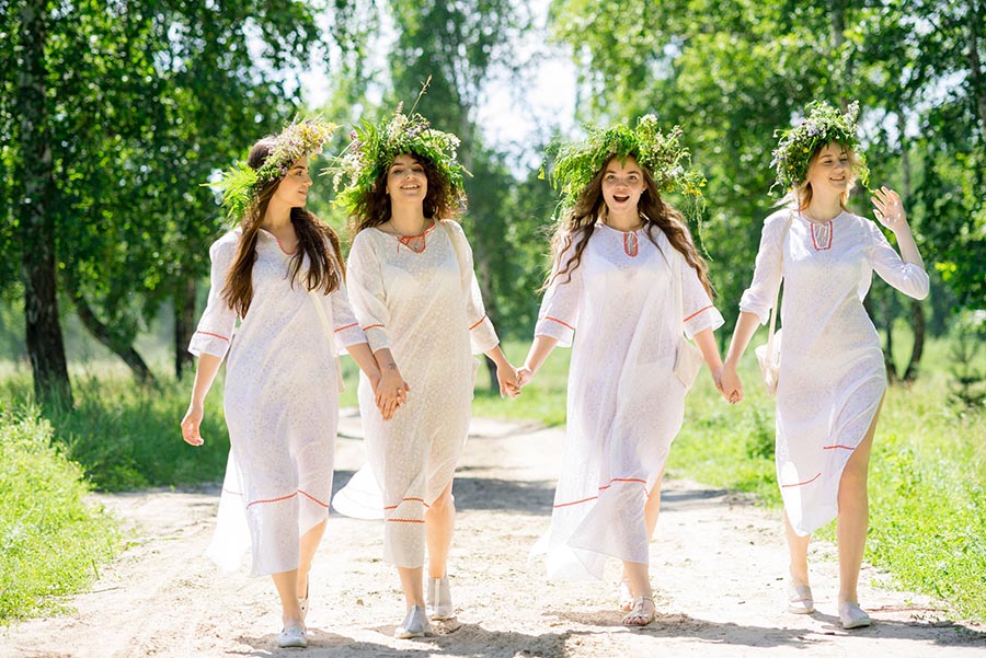 A cozy shot with Slavic girls — straight from Harbin