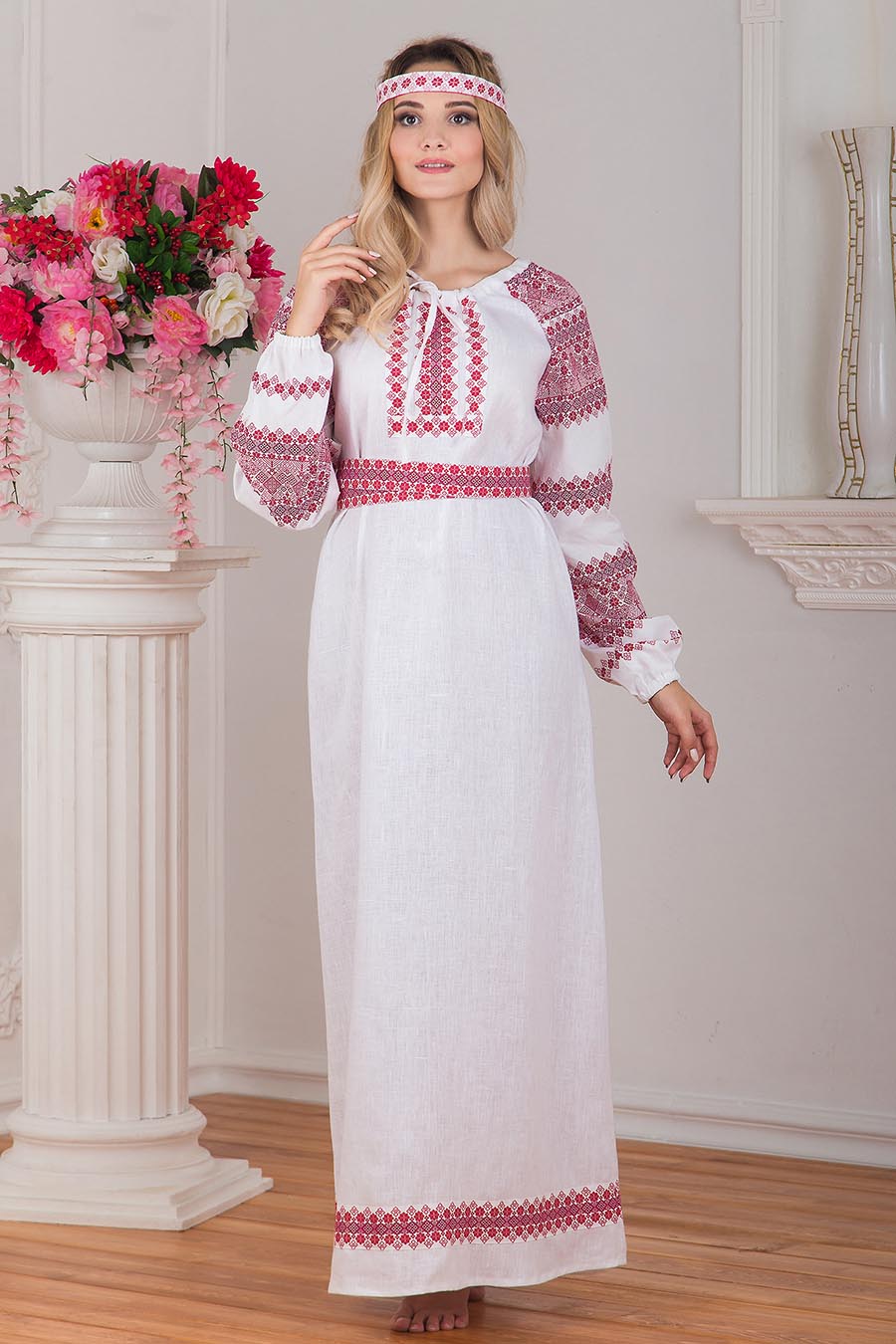 A playful frame from Women in Slavic costumes — online in Harbin