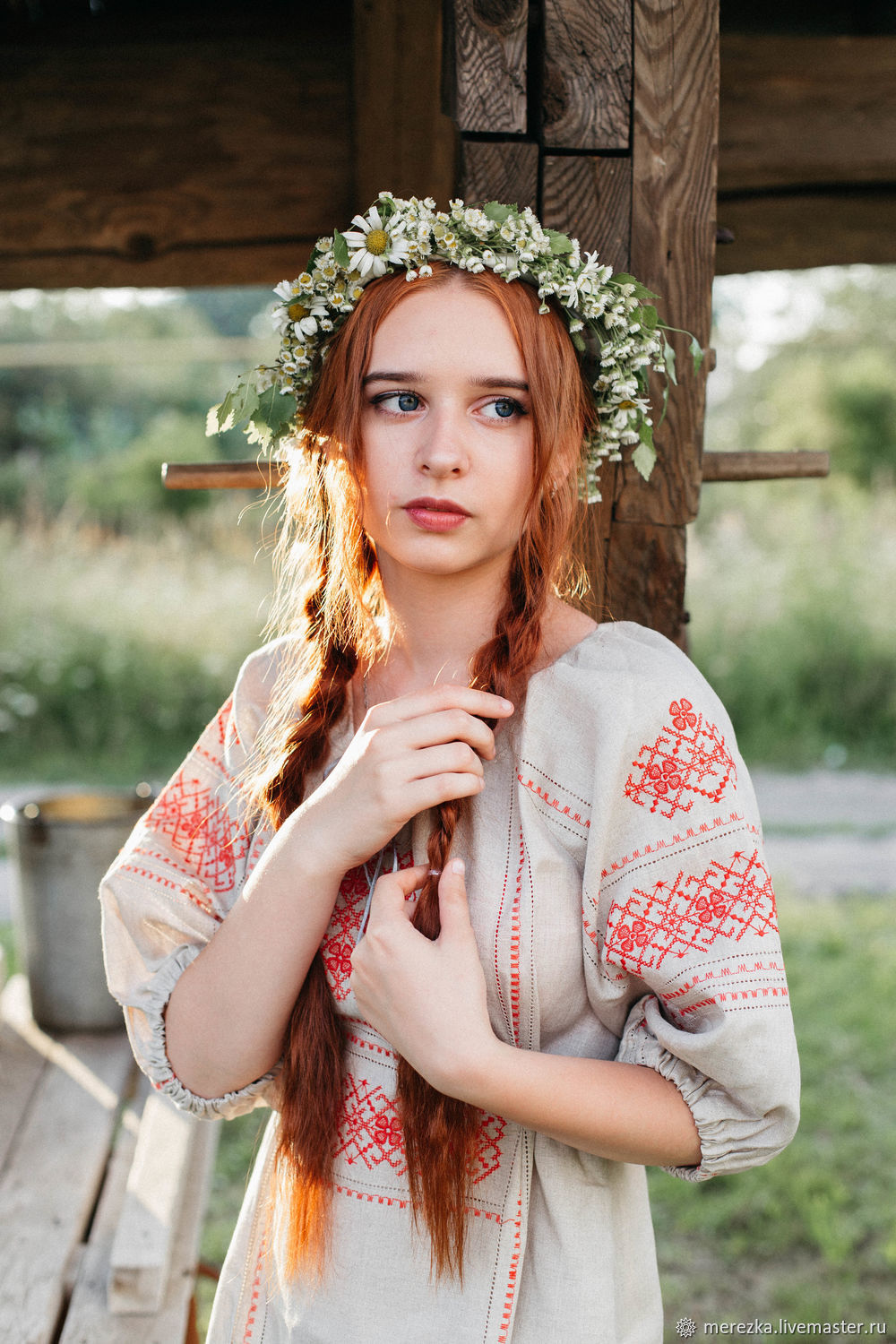A playful frame from Girls in Slavic costumes — online in Harbin